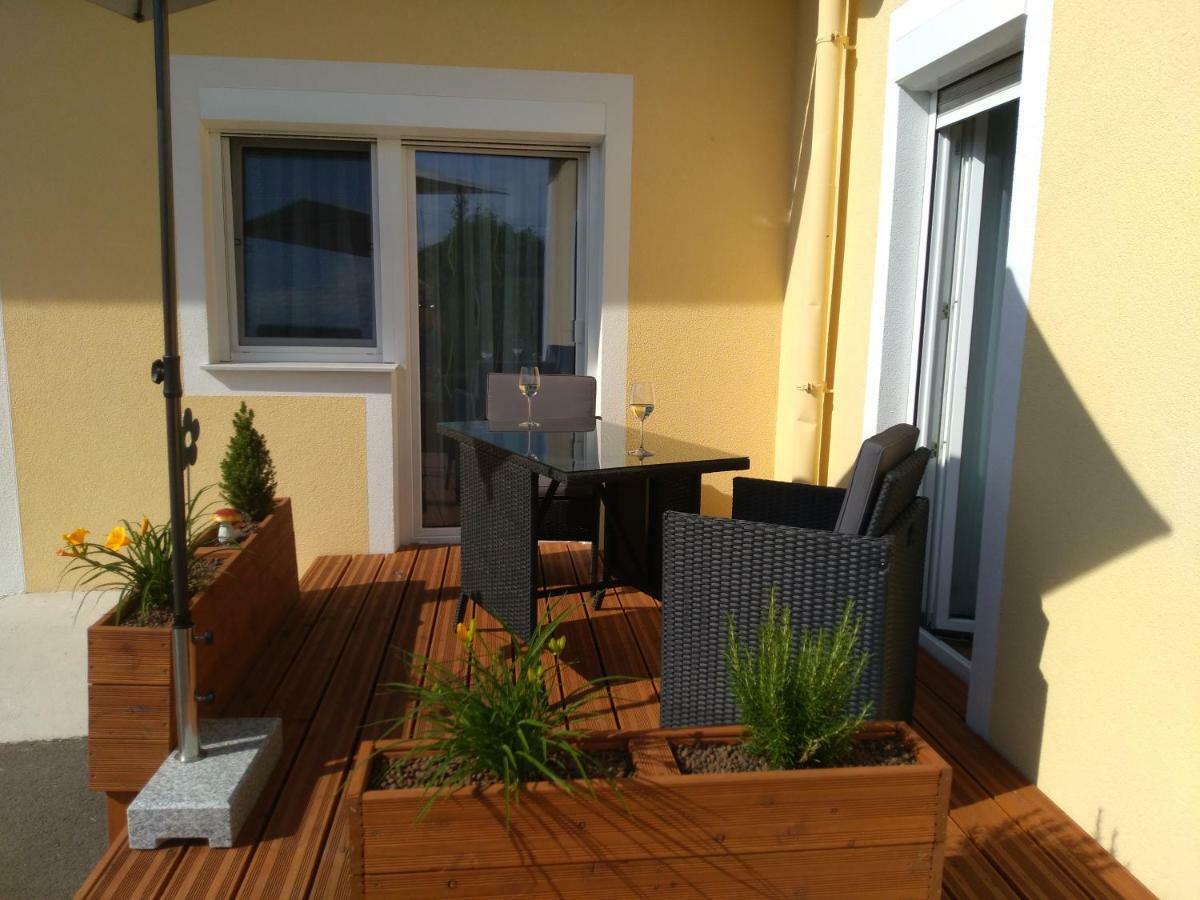 Ferienwohnung Ferienwohung Fam. Fink Riegersburg Exterior foto